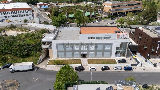 Arrendamento de espaço comercial em Sacavém e Prior Velho