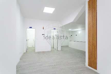 Arrendamento de espaço comercial na Casal de São Brás - Vila Chã