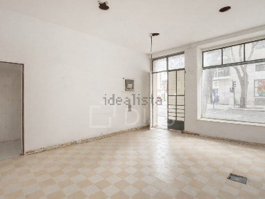 Arrendamento de espaço comercial na Rua Ferreira Borges