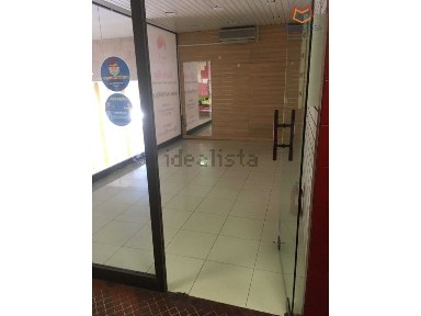 Arrendamento de espaço comercial na Carriche - Hospital das Forças Armadas