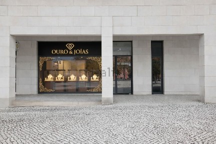 Arrendamento de espaço comercial no Largo dos Arautos, 4 a
