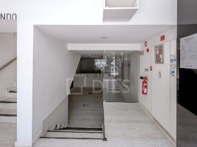 Arrendamento de espaço comercial na Rua Visconde Luz