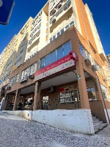 Arrendamento de espaço comercial na Rua Major Neutel de Abreu