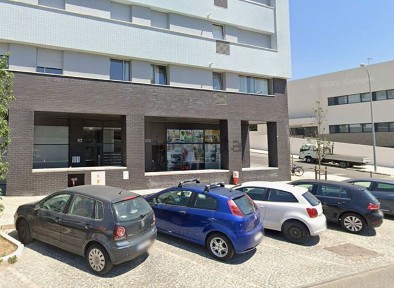 Mercearia para trespasse na Avenida David Mourão-Ferreira