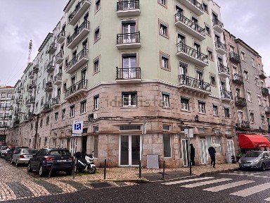 Arrendamento de espaço comercial na Rua da Penha de França, 150