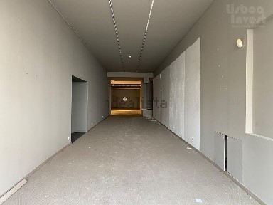 Arrendamento de espaço comercial no Largo Vitorino Damásio