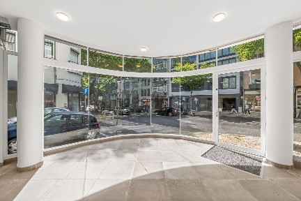 Arrendamento de espaço comercial na Rua Pascoal de Melo