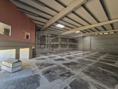 Arrendamento de armazém em Santo Antão e São Julião do Tojal