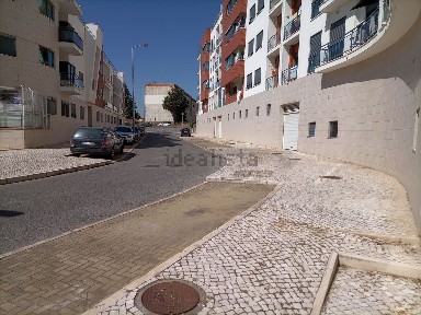 Arrendamento de espaço comercial na Rua Pier Maria Baldi