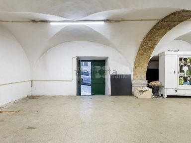 Arrendamento de espaço comercial na Chiado - Pç. de Camões