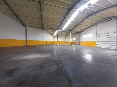 Arrendamento de armazém na Estrada Nacional 1 s/n