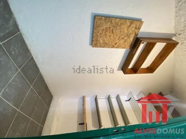 Arrendamento de armazém na Rua 1 de Maio