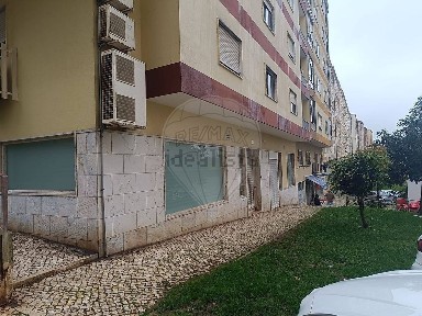 Belas, Centro de Belas - Quinta da Samaritana - Quinta da Fonteireira, Avenida Padre Alberto Neto