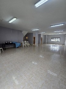 Arrendamento de espaço comercial na Rua Eduardo Viana, 3 a
