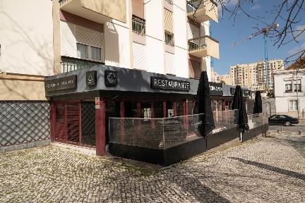 Arrendamento de espaço comercial na Alameda das Linhas de Torres, 57