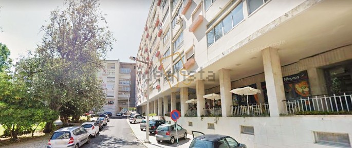 Arrendamento de espaço comercial na Praça Rainha Dona Filipa, Lisboa