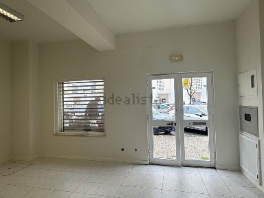 Arrendamento de espaço comercial na Rua Inácio Duarte