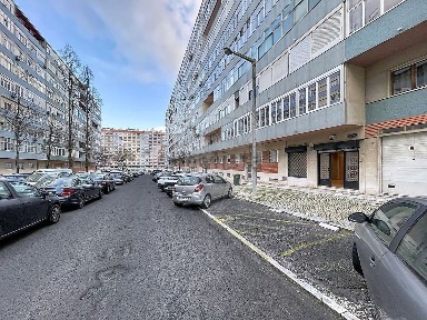 Arrendamento de espaço comercial na Rua Engenheiro Nobre Guedes