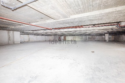 Arrendamento de espaço comercial na Avenida 5 de Outubro, 299