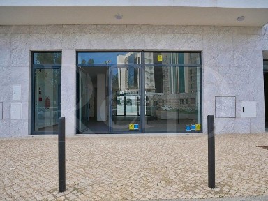 Arrendamento de espaço comercial na Rua de Campolide
