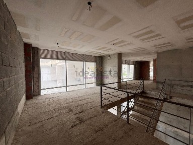 Arrendamento de espaço comercial na Avenida David Mourão-Ferreira
