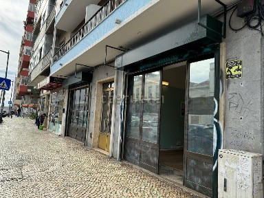 Arrendamento de espaço comercial na Rua Gomes Freire, 121 a