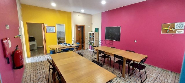 Centro de estudos para trespasse na Rua Carlos de Oliveira, 1