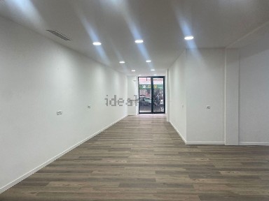 Arrendamento de espaço comercial na Rua Morais Soares, 56 a