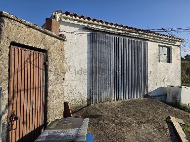 Arrendamento de armazém na Travessa da Eira