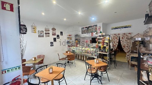 Cafetaria para trespasse na Avenida do Brasil