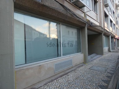 Torres Vedras e Matacães, Avenida 5 de Outubro