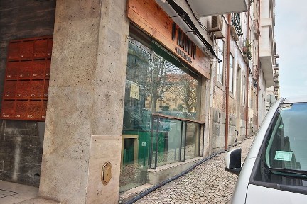 Arrendamento de espaço comercial na Rua Pedro Nunes
