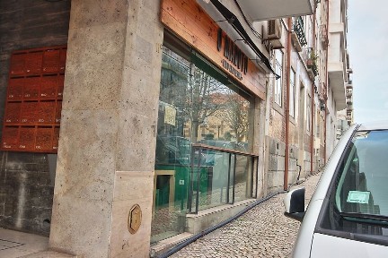 Arrendamento de espaço comercial na Rua Pedro Nunes