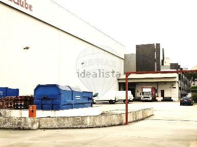Arrendamento de armazém na Rua da Indústria