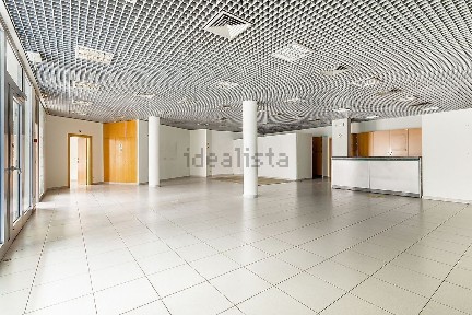 Arrendamento de espaço comercial no Largo Sequinho