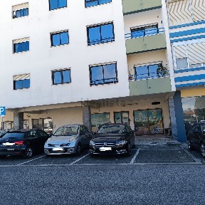 Arrendamento de espaço comercial na Rua Engenheiro José Frederico Ulrich