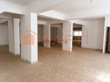 Arrendamento de espaço comercial na Rua José Baltazar Bastos Costa, 2