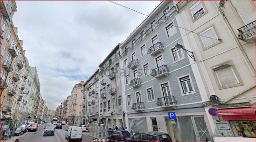 Arrendamento de espaço comercial na Rua Morais Soares