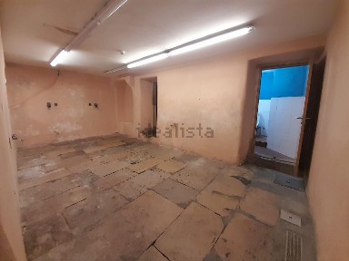 Arrendamento de espaço comercial na Travessa da Espera