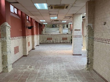 Arrendamento de espaço comercial na Rua 1º de Maio, 1