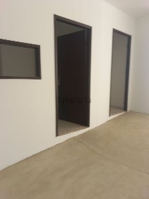 Arrendamento de espaço comercial na Rua Barão de Sabrosa
