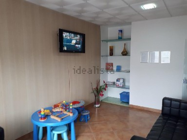 Clínica dentária para trespasse na Avenida dos Bons Amigos