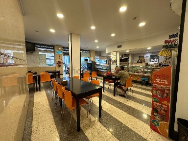 Restaurante para trespasse na Rua Alves Redol, 8