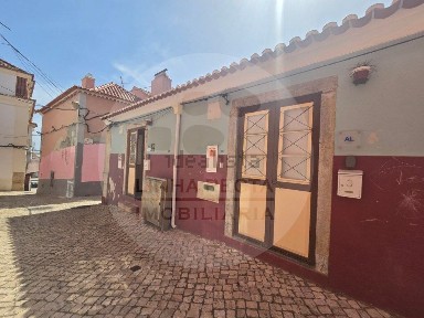 Arrendamento de moradia independente na Travessa Francisco Pereira