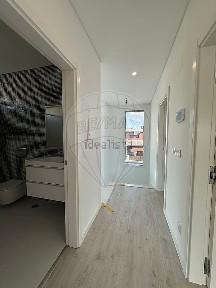 Arrendamento de andar de moradia na Marisol - Valadares - Quinta da Queimada