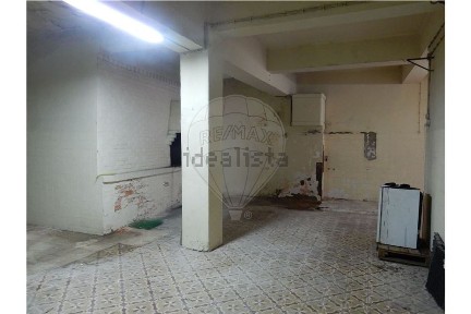 Arrendamento de espaço comercial na Buraca