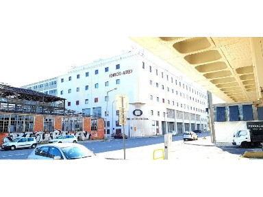 Arrendamento de armazém na Rua 3 da Matinha, 101