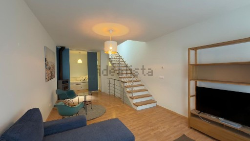 Arrendamento de duplex na Rua Doutor Miguel Bombarda