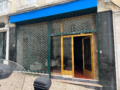 Arrendamento de espaço comercial na Rua de Macau