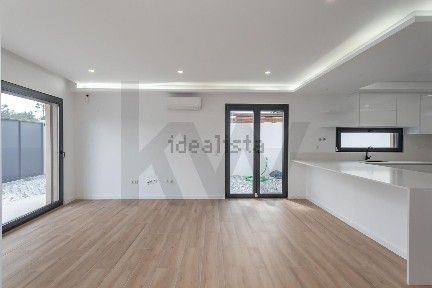 Arrendamento de casa ou moradia na Avenida Pinhal do General s/n